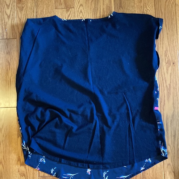 Maurice’s shirt - Picture 3 of 5